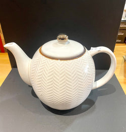 Ceramic tea pot